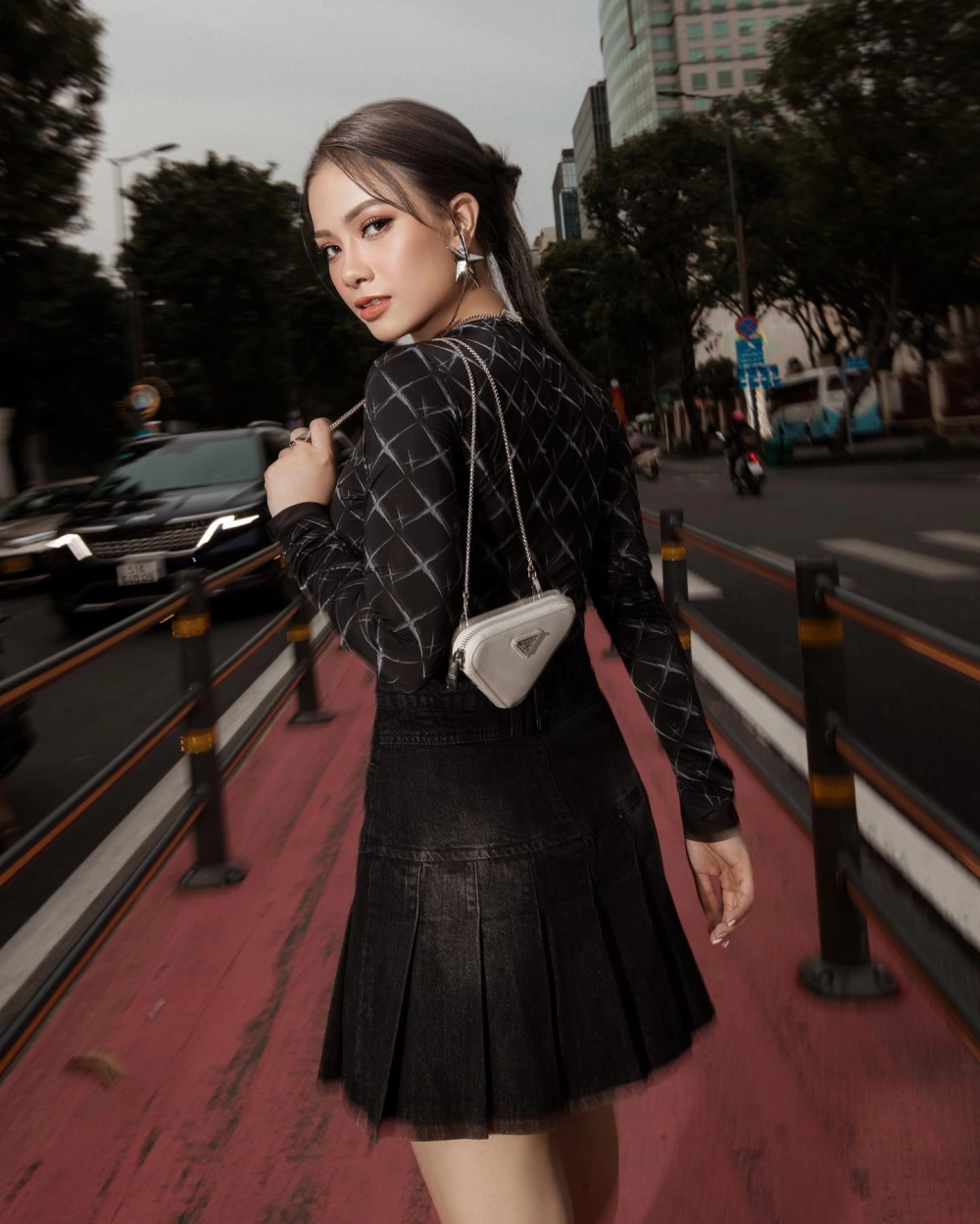 Dương Hoàng Yến karaoke thử sức với những ca khúc đòi hỏi kỹ thuật cao