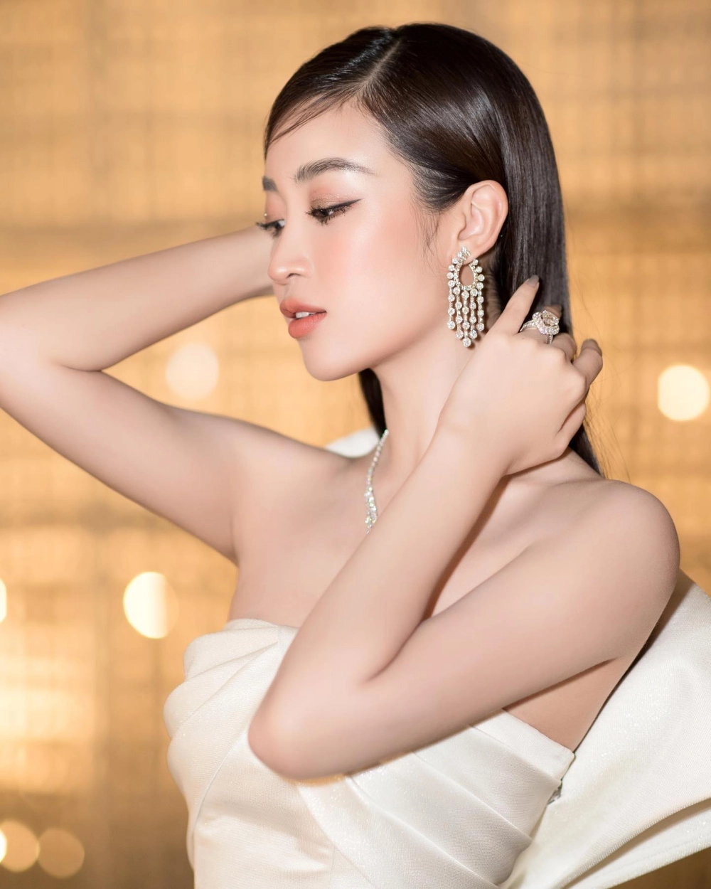 Hình ảnh em bé gái dễ thương và những khoảnh khắc đáng yêu