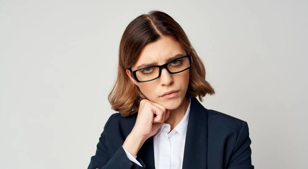 Ảnh gái cute đeo mắt kính đốn tim cộng đồng mạng