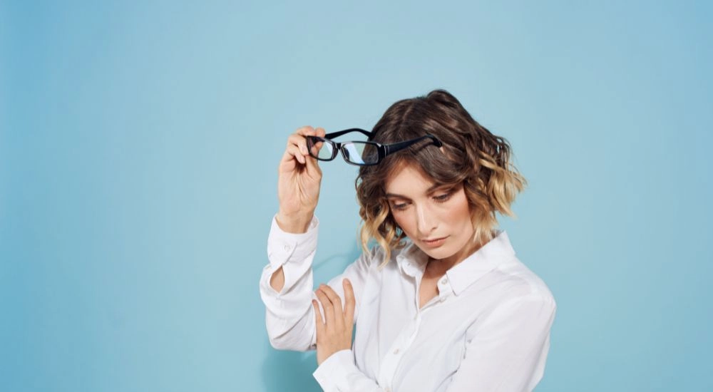 Ảnh gái xinh đeo mắt kính cute vạn người mê