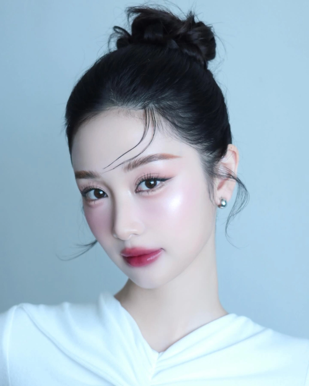 Gái Việt Nam đẹp dịu dàng và nổi bật phong cách