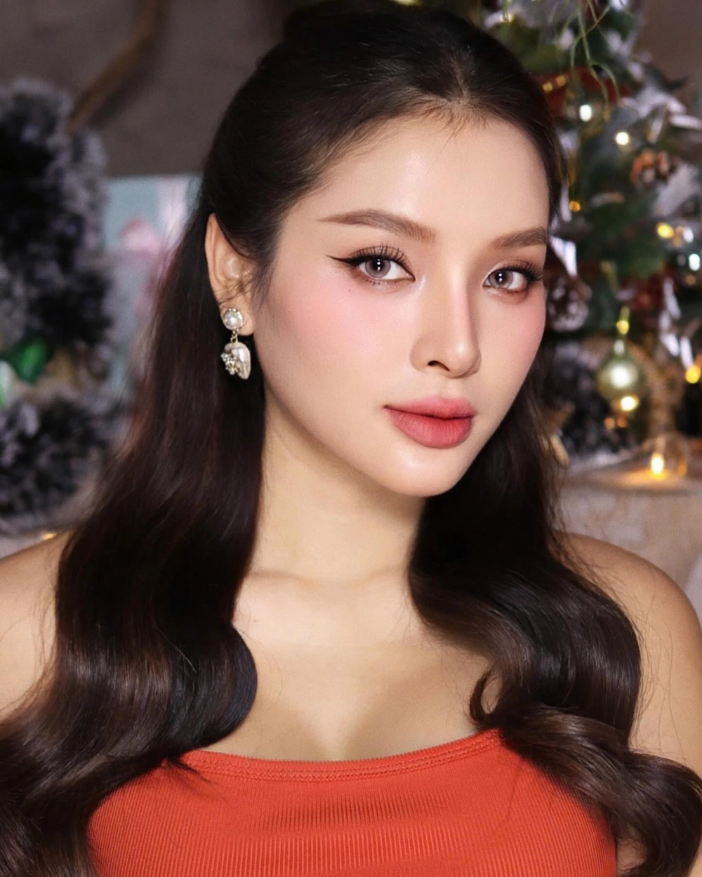 Phương Trinh Jolie livestream và những lần giao lưu, chia sẻ bí quyết làm đẹp