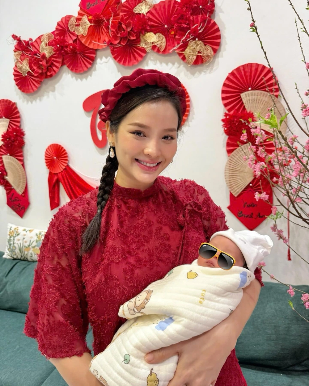 Phương Trinh Jolie phẫu thuật và những lần công khai thừa nhận dao kéo