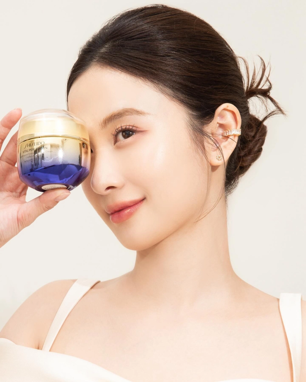 Gái Việt Nam xinh đẹp rực rỡ và thu hút mọi ánh nhìn