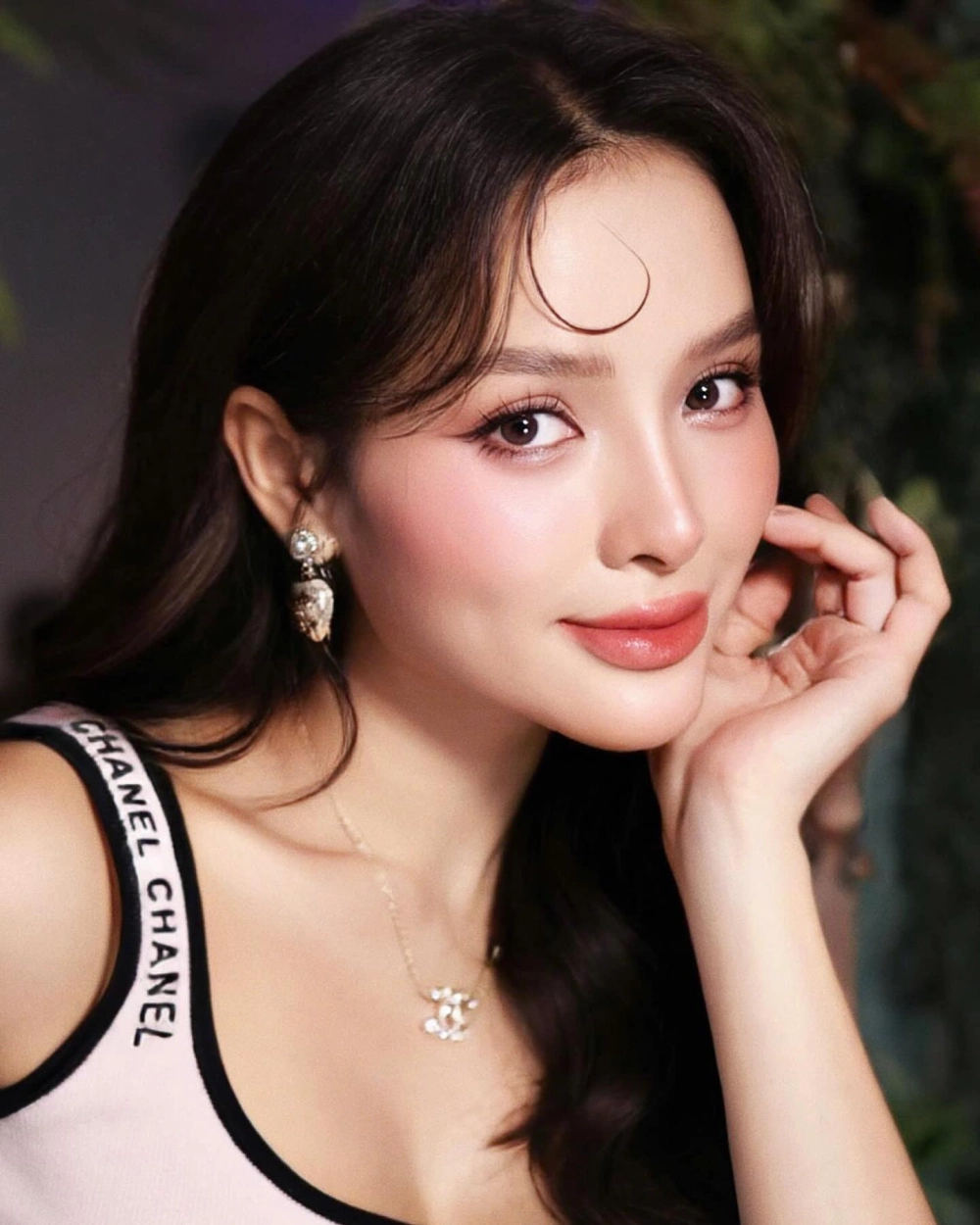 Phương Trinh Jolie hát và những màn trình diễn live đầy cuốn hút