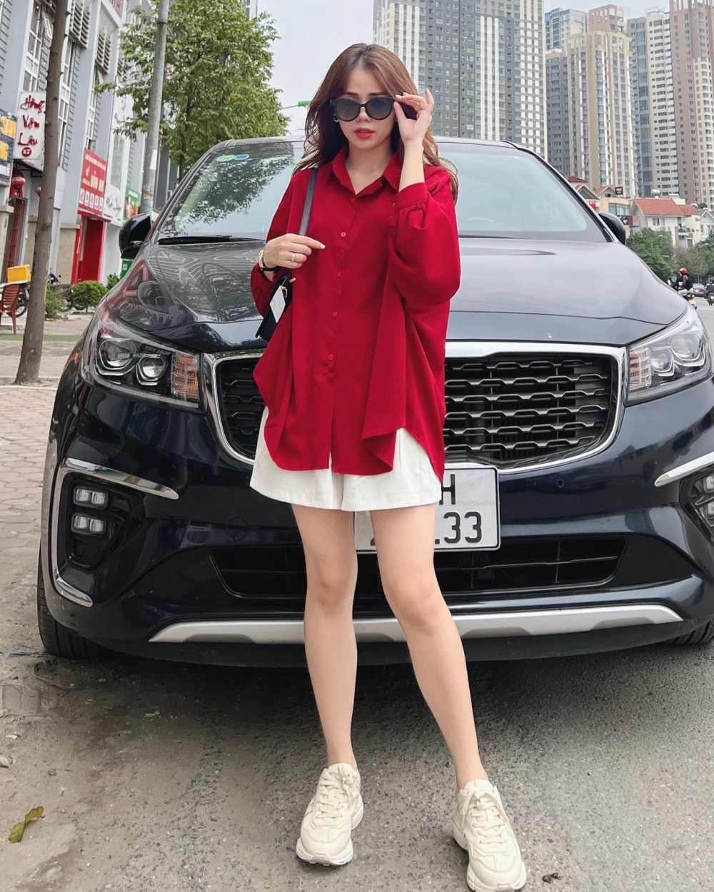 Các cô gái xinh đẹp và quyến rũ thu hút mọi ánh nhìn