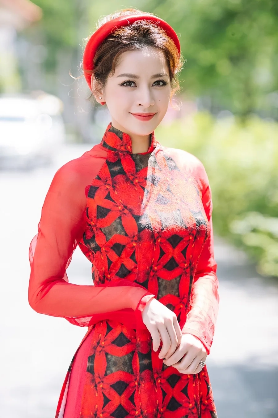 Gái xinh áo dài sexy khoe trọn đường cong quyến rũ