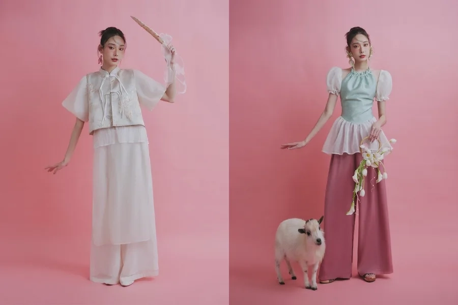 Hình ảnh cô gái áo dài duyên dáng bên nhành hoa sen