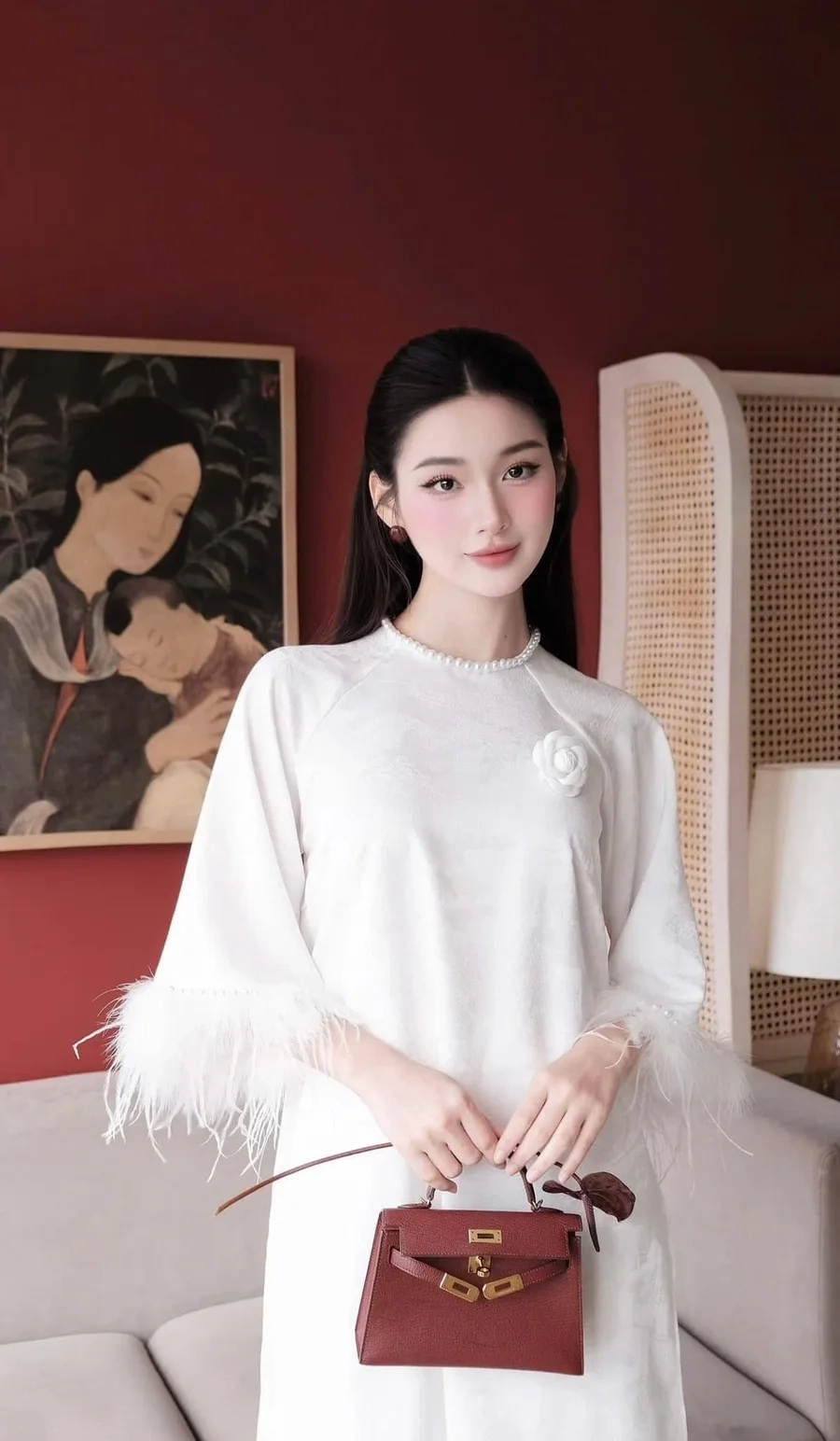 Gái đẹp mặc áo dài sexy tôn vinh vẻ đẹp hình thể