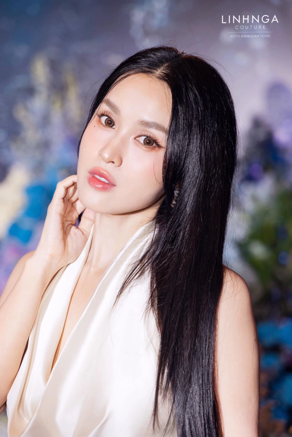 Hình ảnh cô gái dễ thương ngây thơ và cuốn hút ánh nhìn