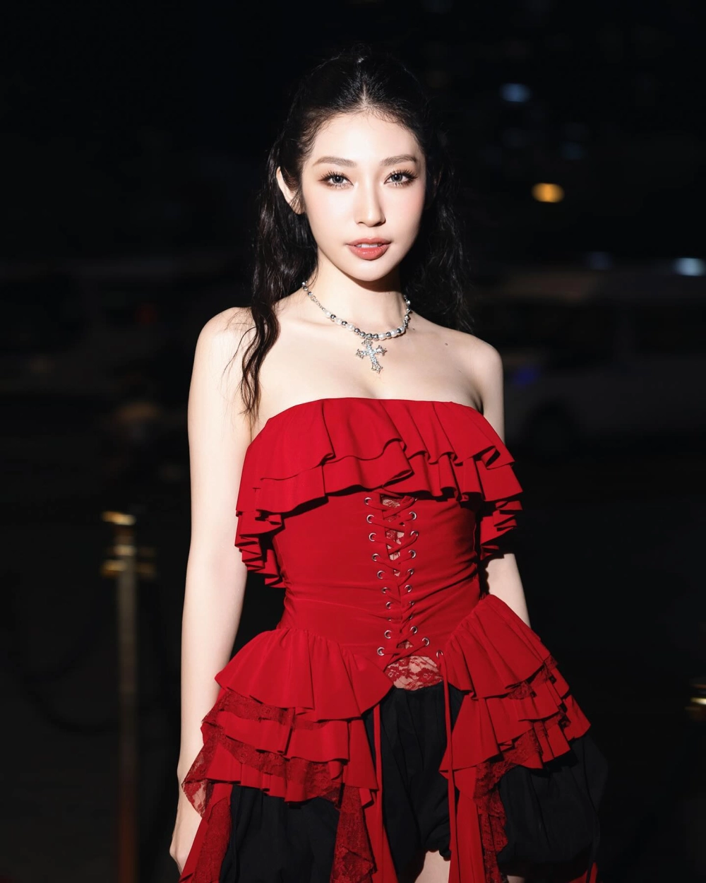 Gái xinh dễ thương với nụ cười tỏa nắng rạng rỡ