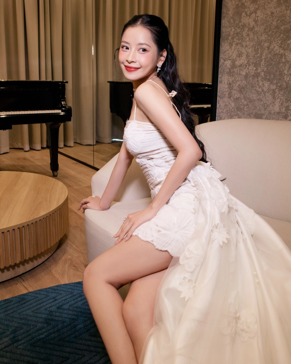 Gái xinh dễ thương và nụ cười ngọt ngào, quyến rũ