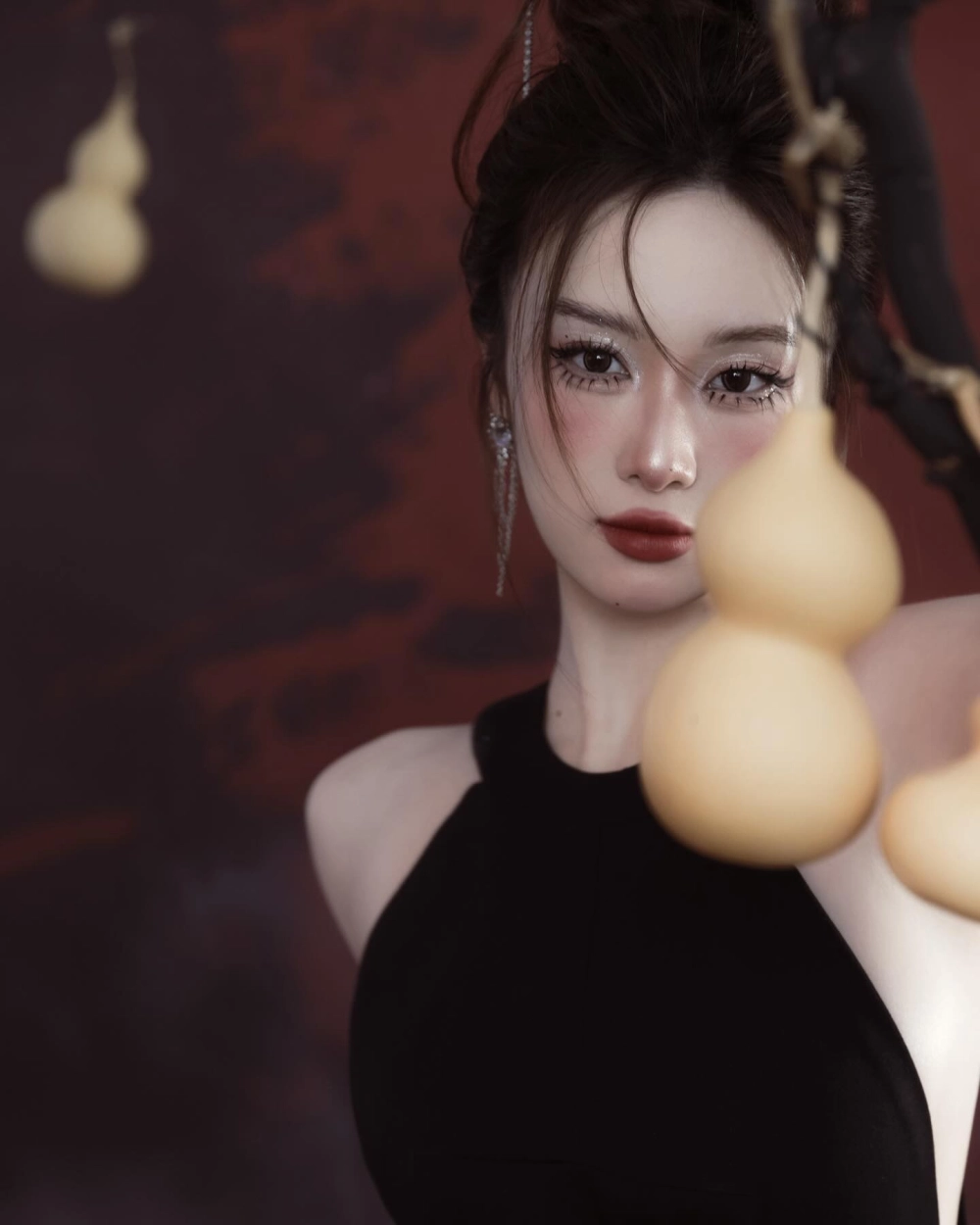 Hình ảnh con gái cute với đôi mắt to tròn, long lanh