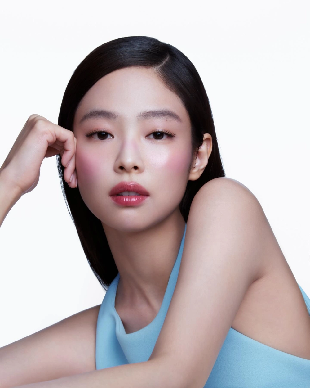 Cô gái xinh đẹp Hàn Quốc và làn da trắng sứ, mịn màng