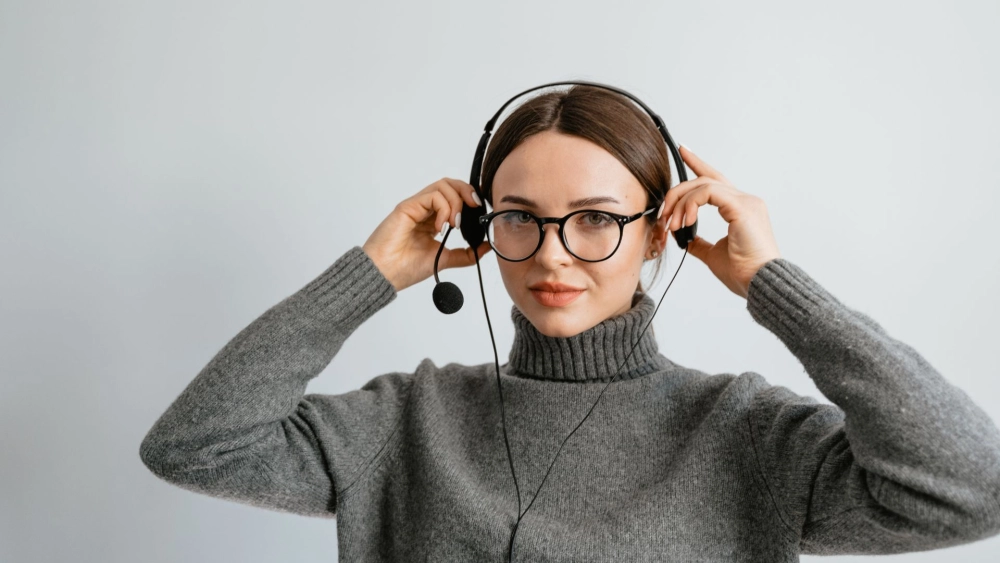 Gái xinh đeo kính cute ngọt ngào và đáng yêu mọi ánh nhìn