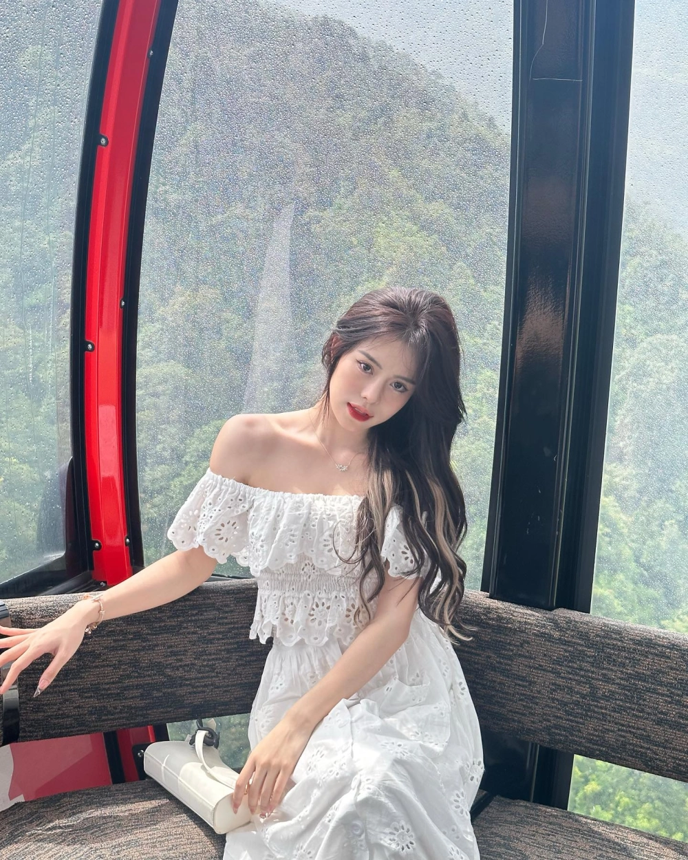 Ảnh võ nữ Ngân Hà tiktok và thần thái ngầu, đậm chất kiếm hiệp