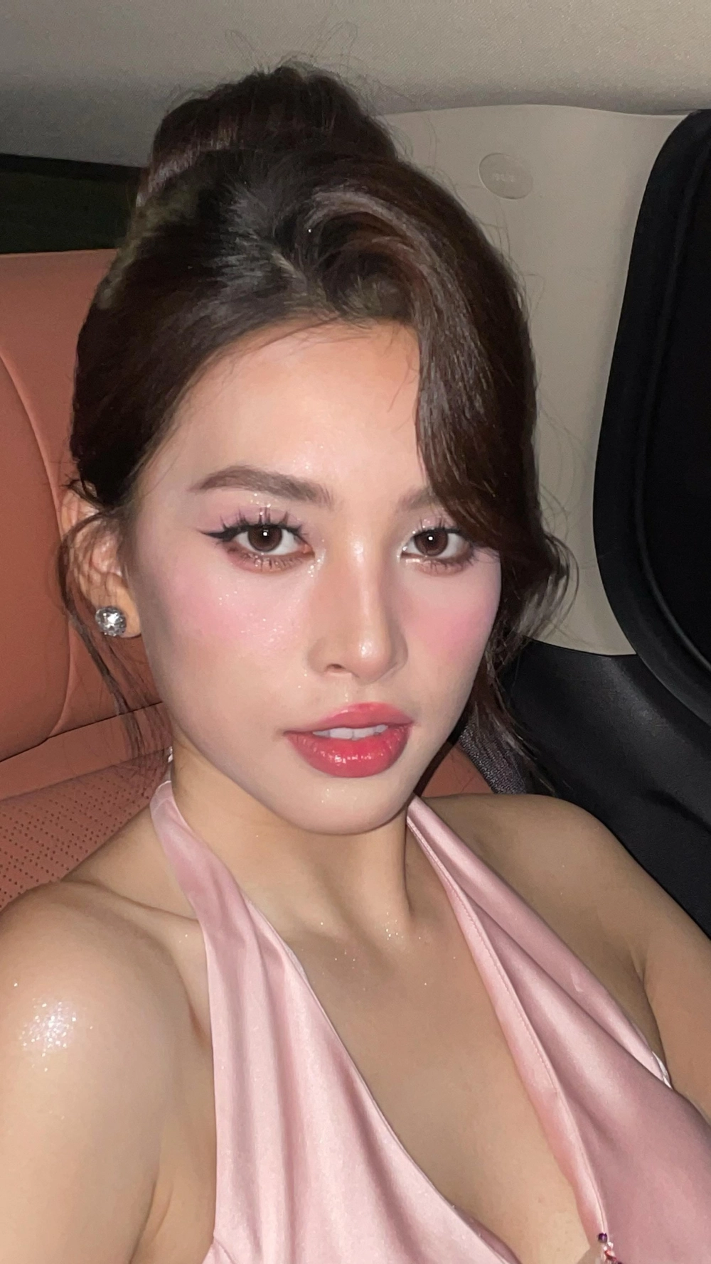 FB gai xinh tươi sáng và thu hút mọi ánh nhìn