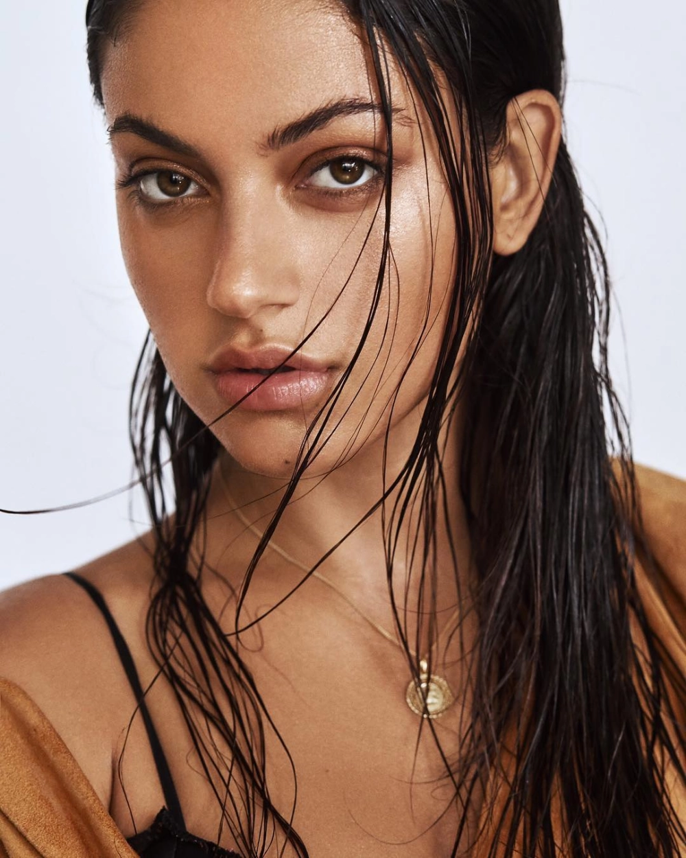 Cô gái hot nhất thế giới và sức ảnh hưởng trên mạng xã hội