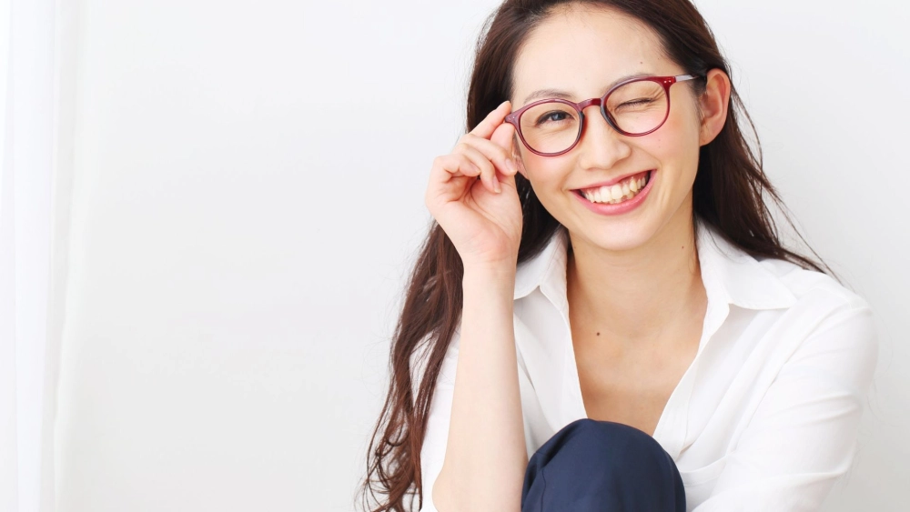 Ảnh gái xinh tóc dài thướt tha trong tà áo dài trắng