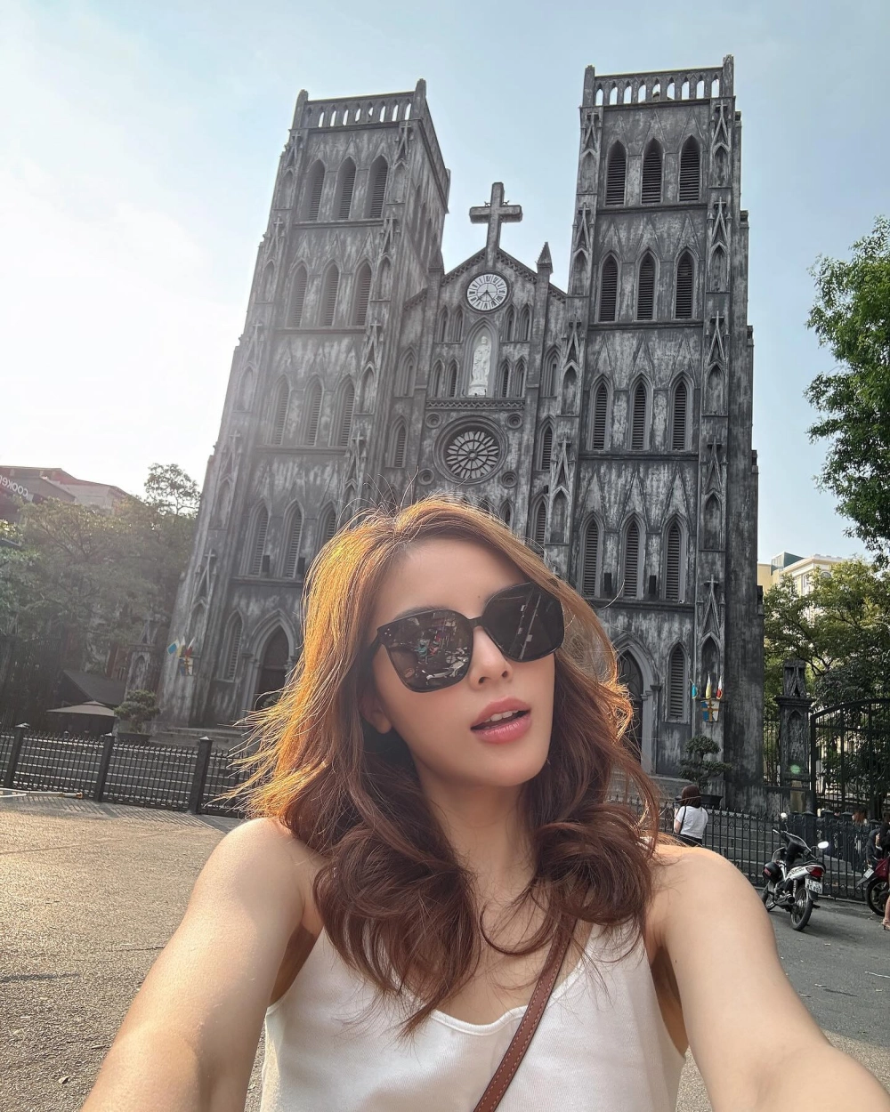 Ảnh gái tóc dài dễ thương với phong cách kẹo ngọt đáng yêu