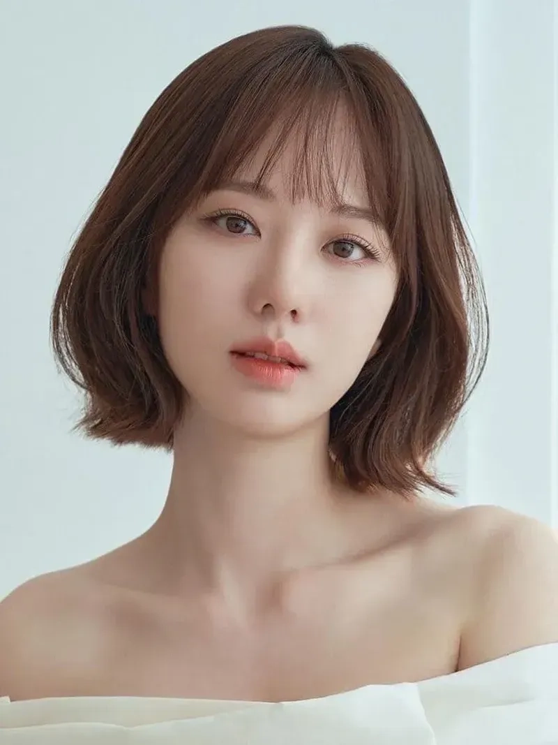 Tóc ngắn búp bê cho bé gái như nhân vật trong truyện cổ tích xinh xắn