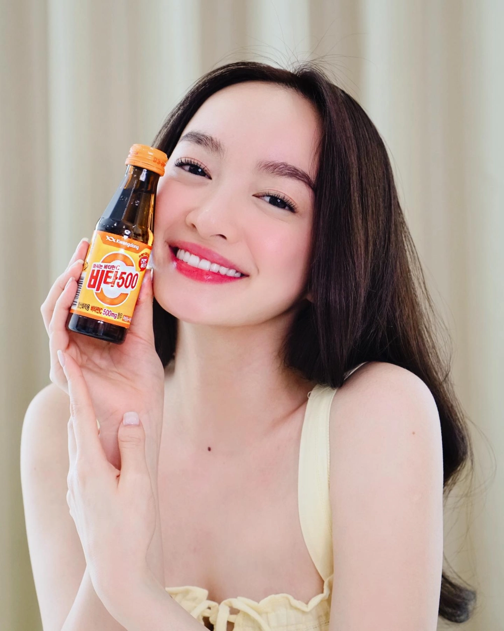 Gai xinh Việt Nam tươi sáng và thu hút mọi ánh nhìn