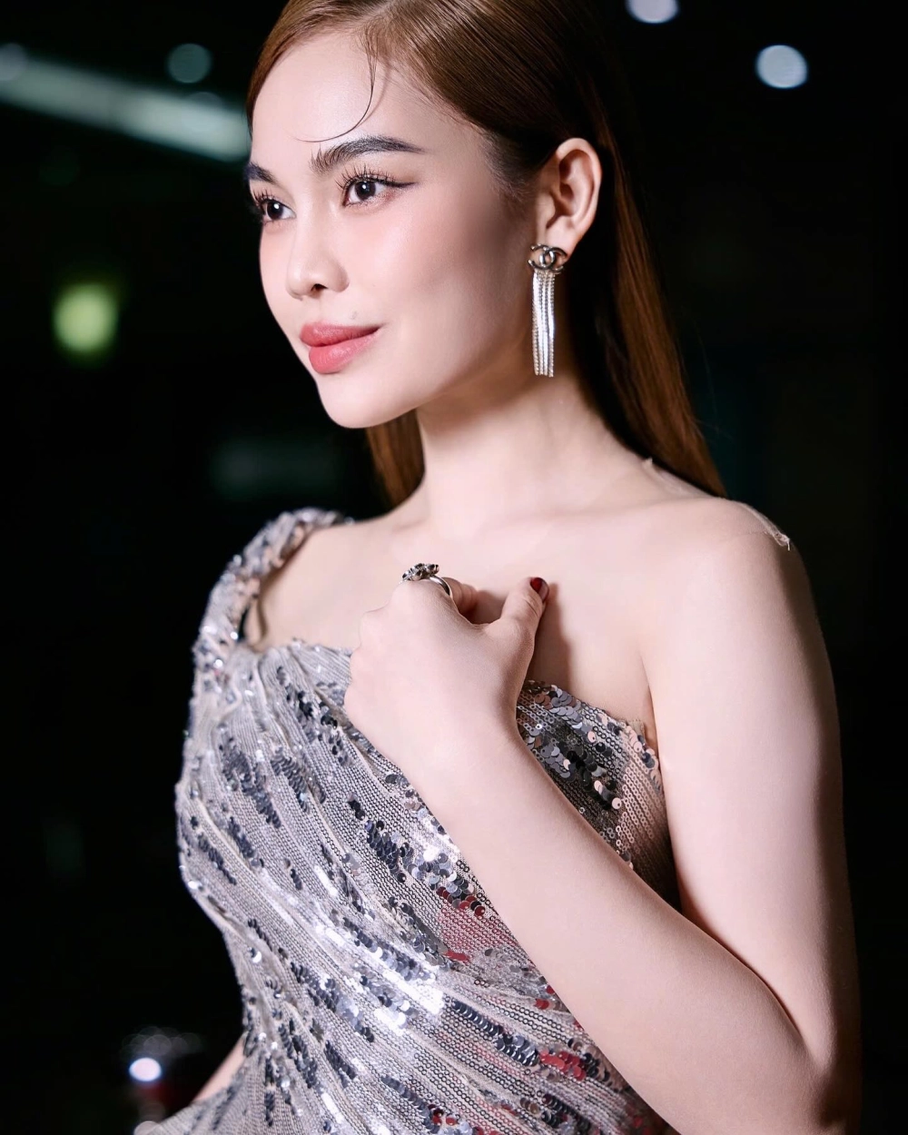 Lời bài hát Giang Hồng Ngọc Bây giờ tháng mấy và những ca từ đầy chất thơ