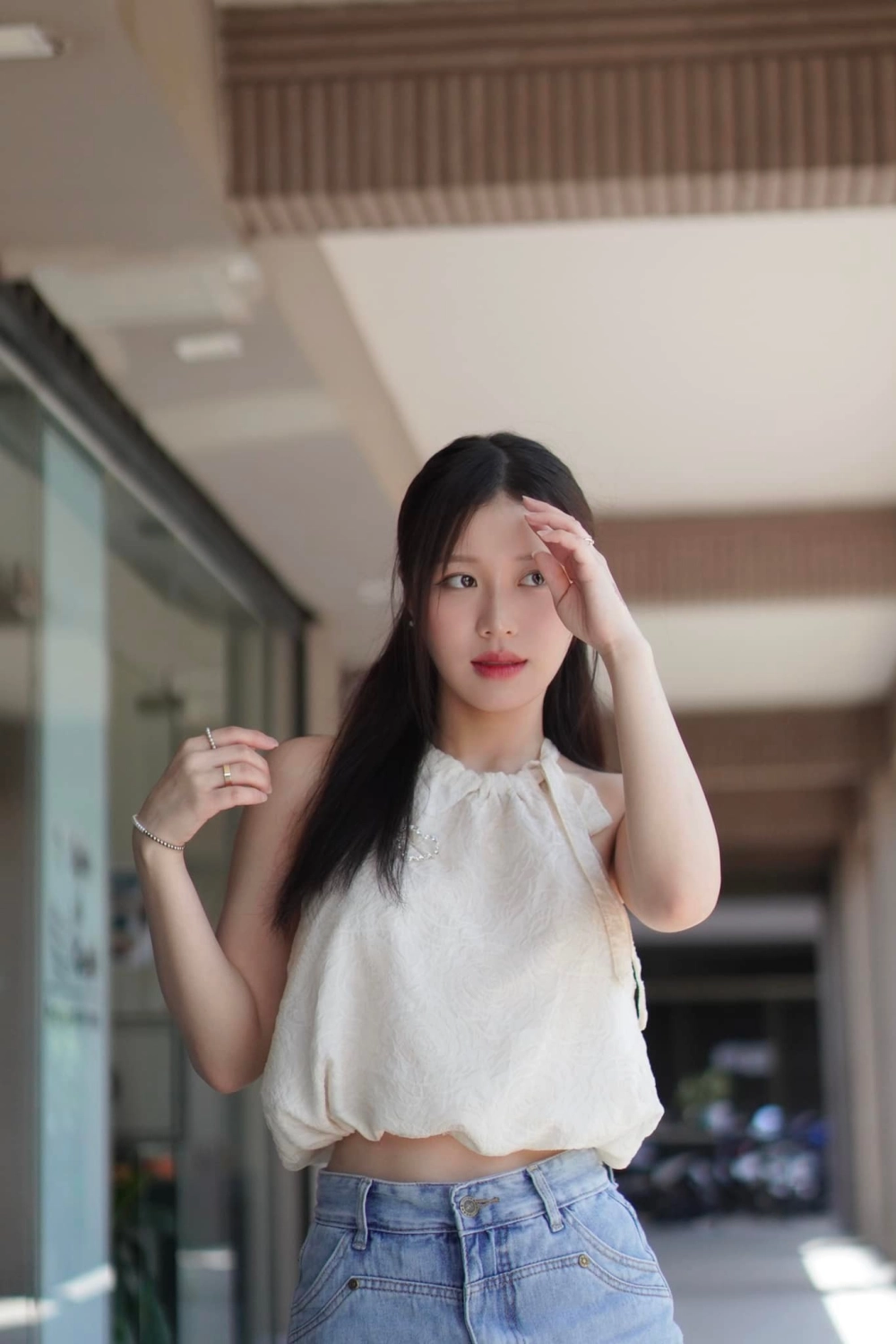 Xin đừng nhấc máy Han Sara bản hit với giai điệu bắt tai và ca từ thú vị