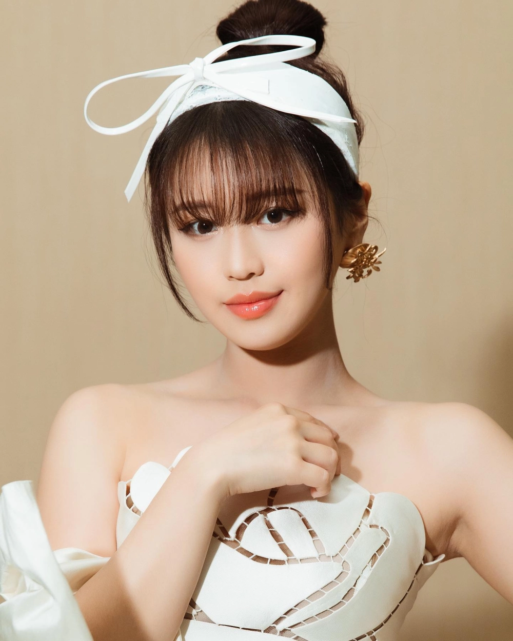 Han Sara Xin đừng nhấc máy và MV với ý tưởng độc đáo, hài hước