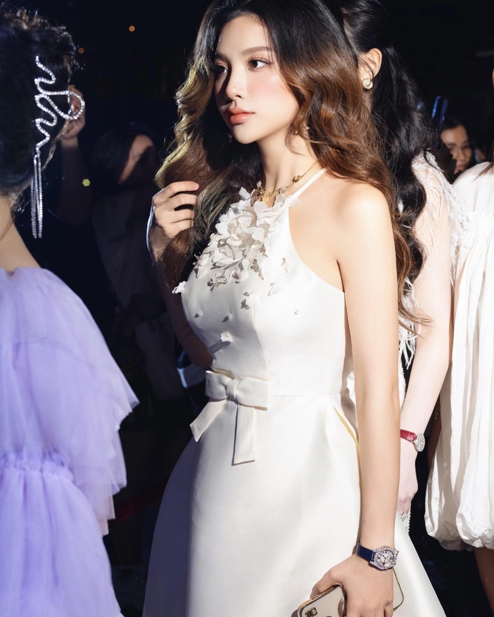 Hạnh Sino Em Mây lyrics và những câu hát buồn, da diết