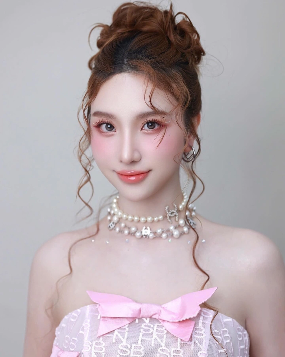 Đám cưới Hạnh Sino và hôn lễ kín đáo bên chồng doanh nhân