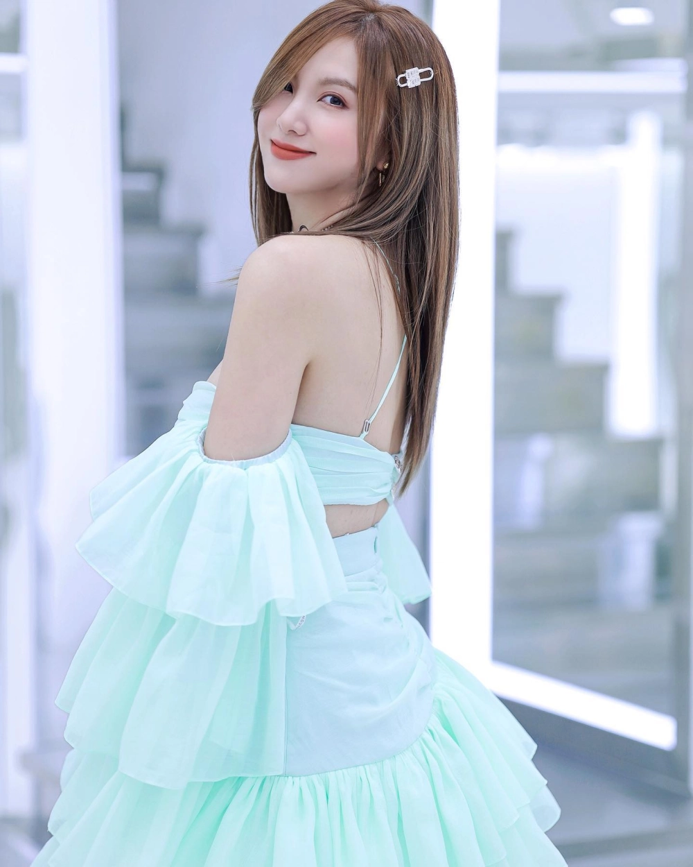 Hạnh Sino nữ ca sĩ, hot girl Hà thành thế hệ đầu đa tài