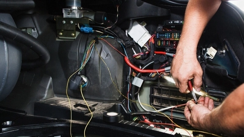 Nguyên nhân khiến hệ thống điện ô tô chập chờn