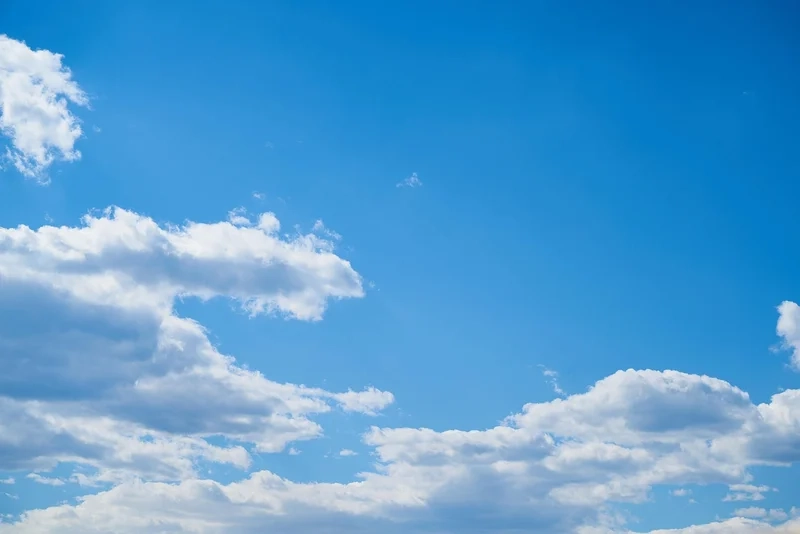 Hòa mình vào thiên nhiên với hình nền bầu trời màu xanh tươi mát