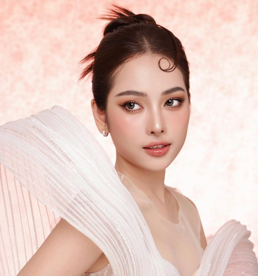 Tải hình nền gái xinh 4K cho máy tính sắc nét và tươi sáng