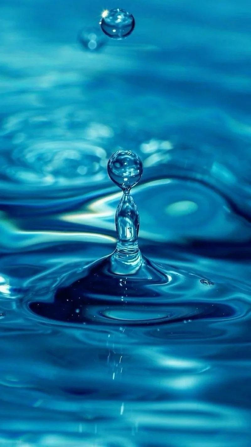 Tận hưởng từng khoảnh khắc trên điện thoại với hình nền điện thoại giọt nước