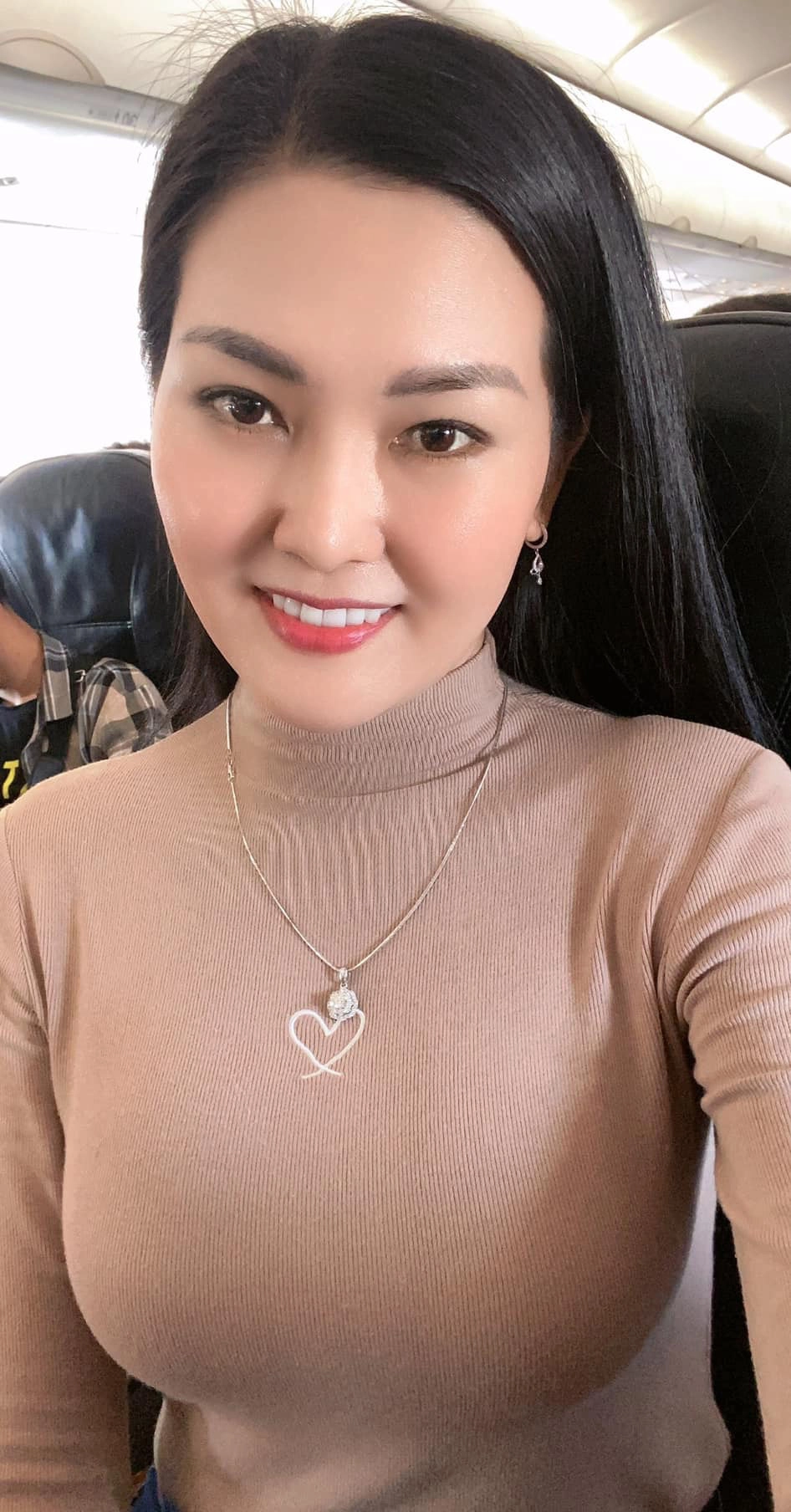 Hoa hậu Kim Thoa ca nhạc với những bản tình ca bất hủ