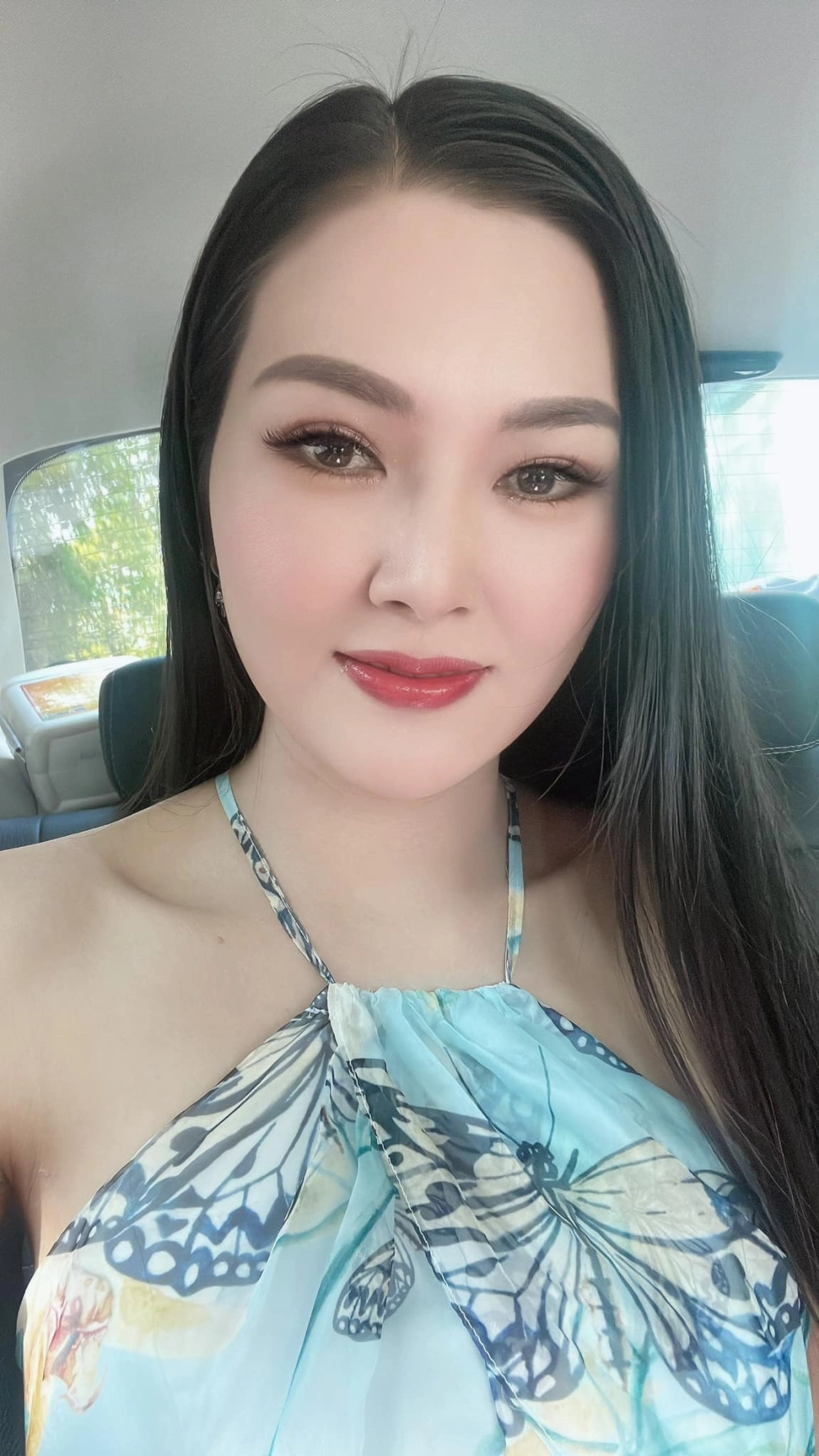 Ca sĩ hoa hậu Kim Thoa và giọng hát ngọt ngào truyền cảm