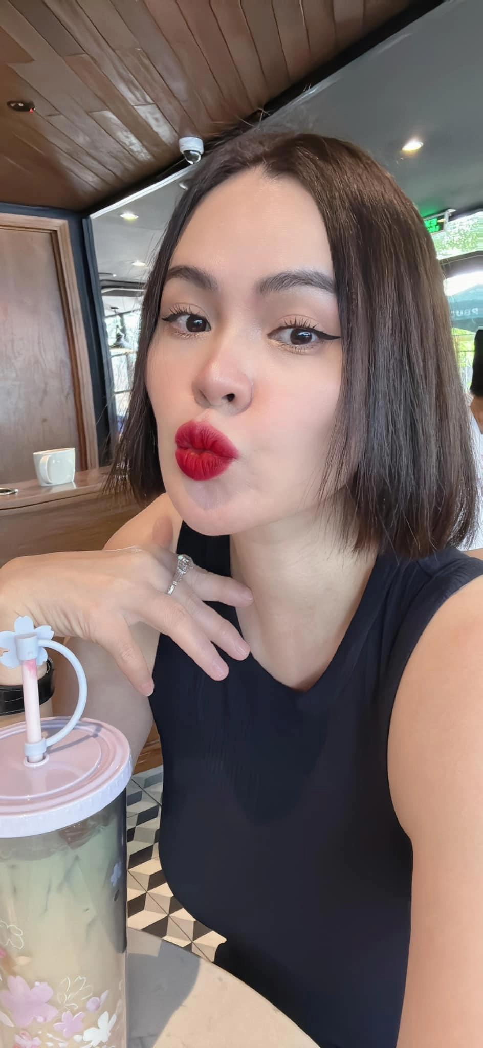 Hoa hậu Phương Lê hát chế lời quốc ca và lời giải thích từ người trong cuộc