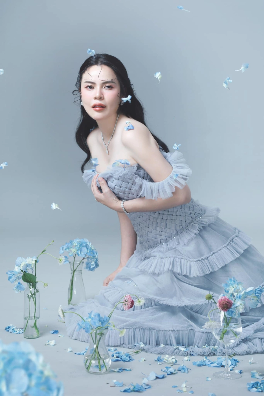 Hoa hậu Phương Lê năm nay bao nhiêu tuổi và vẻ đẹp thách thức thời gian