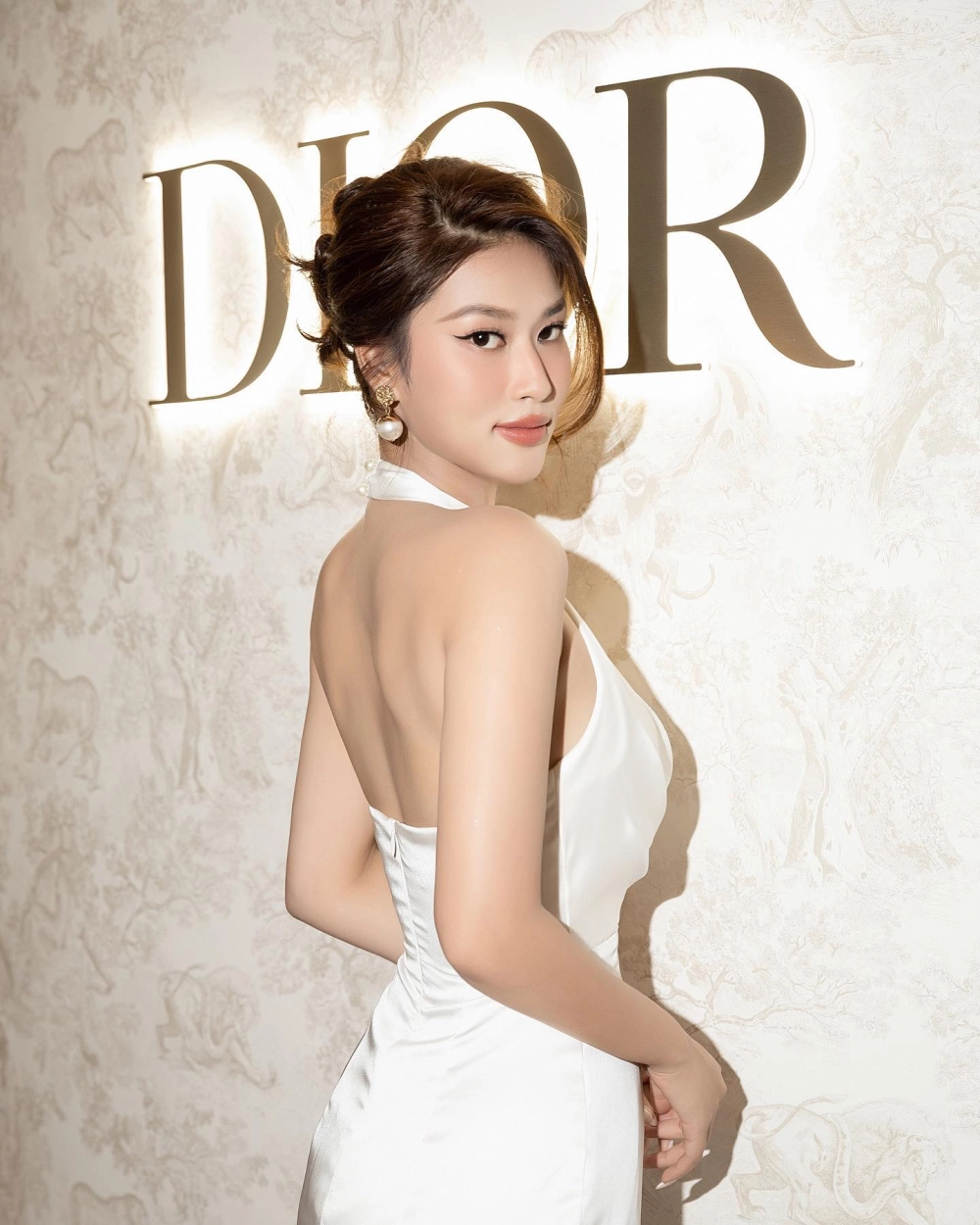 Hoa hậu Đoàn Thiên Ân và vẻ đẹp ngày càng thăng hạng, rạng rỡ