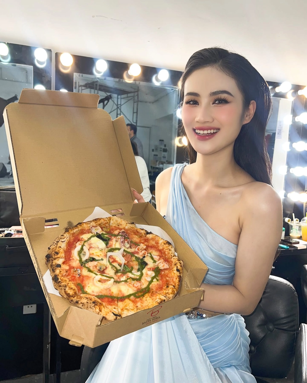 Hoa hậu Ý Nhi bị tước vương miện thực hư tin đồn từng gây bão dư luận