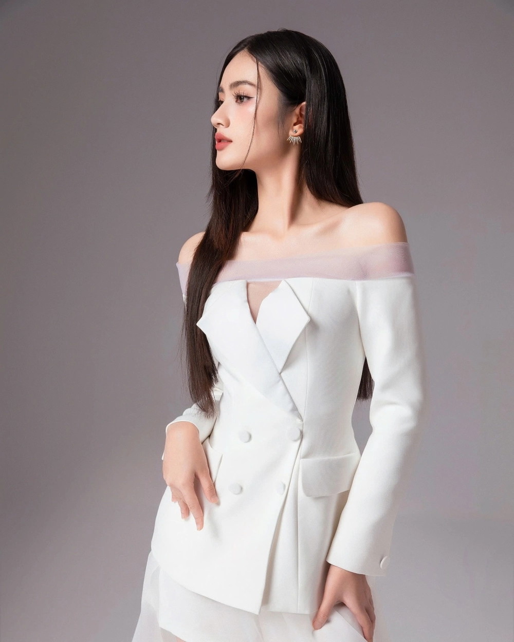 Ảnh gái xinh tóc dài đẹp ngọt ngào và tươi sáng