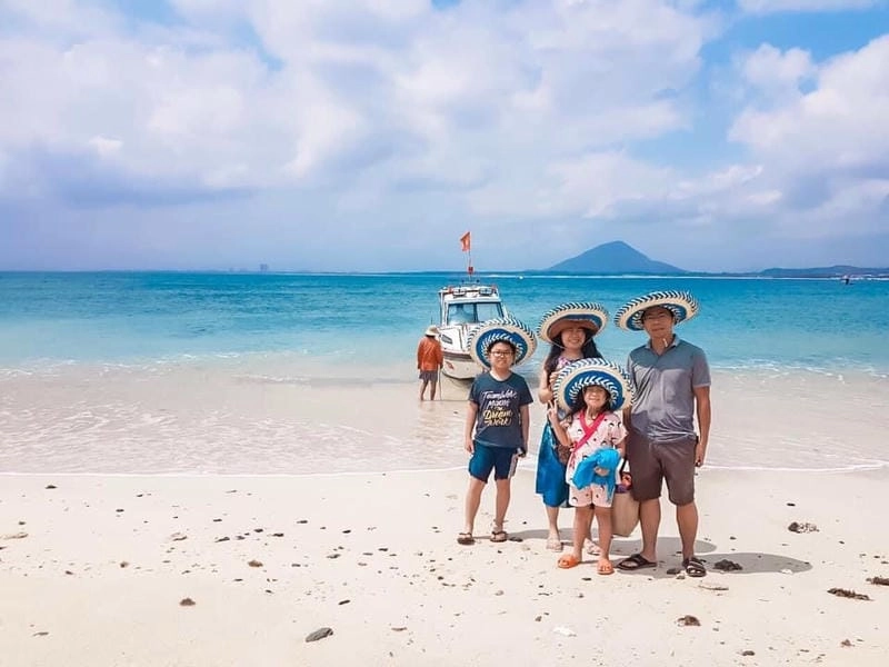 Ngắm hoàng hôn Hòn Chùa