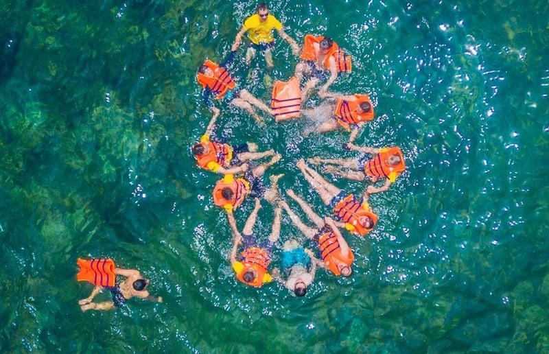 Thử lặn ngắm san hô Hòn Chùa