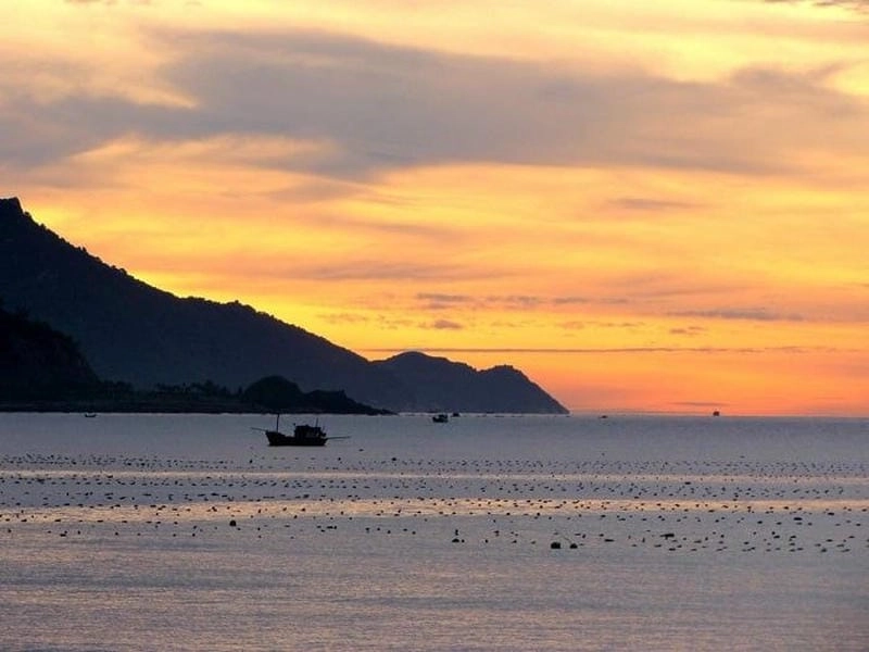 Đọc review Hòn Hèo chi tiết