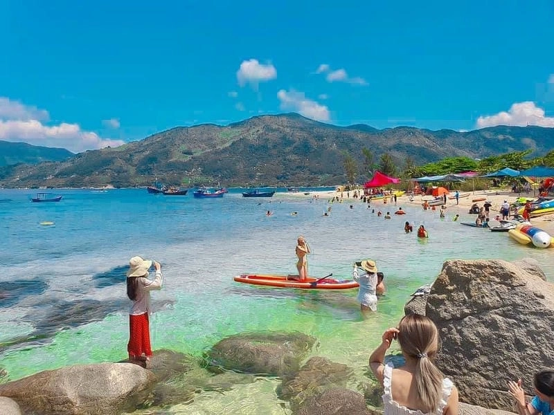 Cùng check in Hòn Nưa