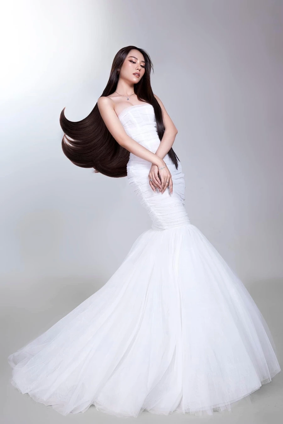 Huỳnh Nguyễn Mai Phương evening gown và những bộ váy dạ hội lộng lẫy