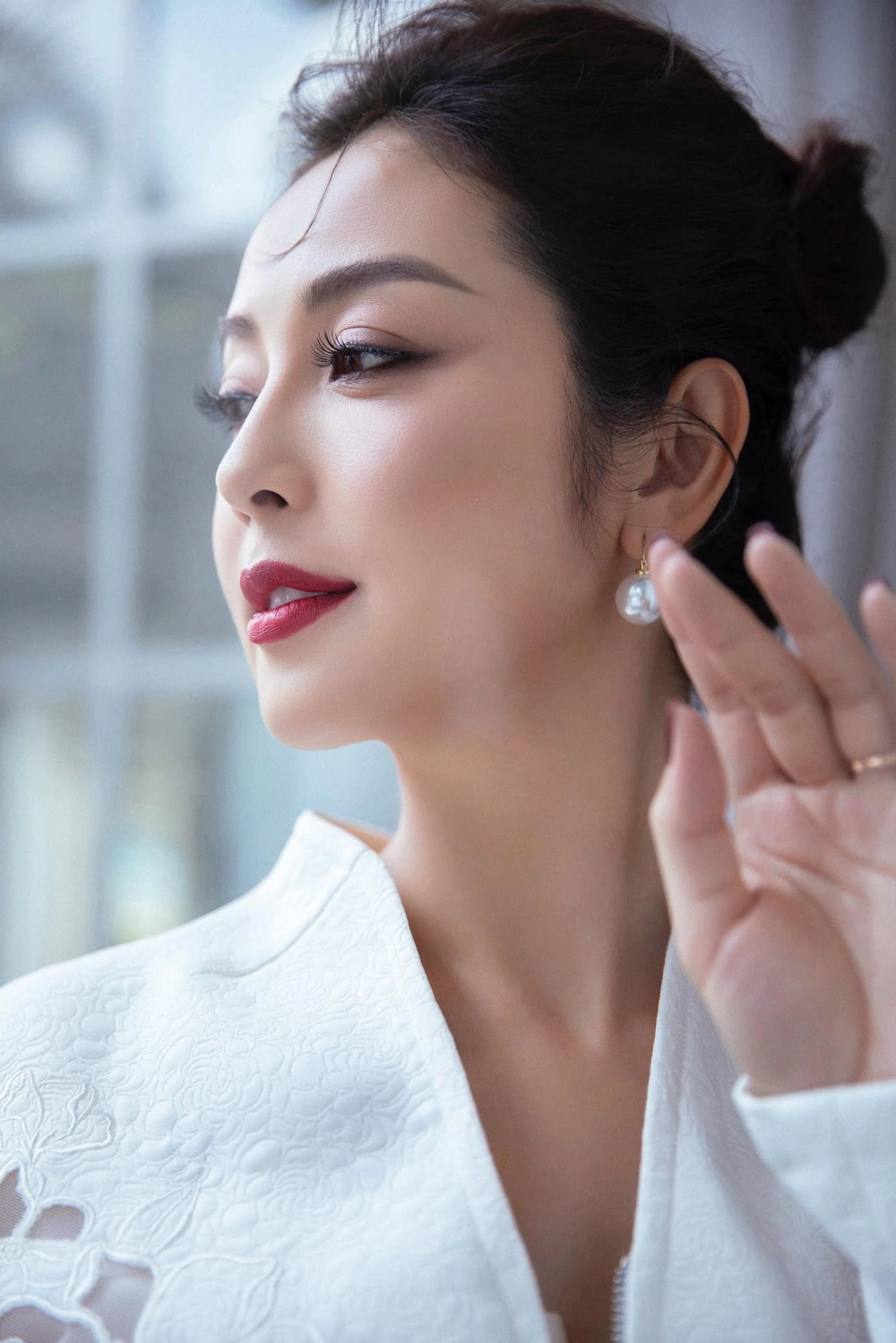 Hoa hậu Jennifer Phạm hiện nay và cuộc sống viên mãn bên gia đình trong năm 2025