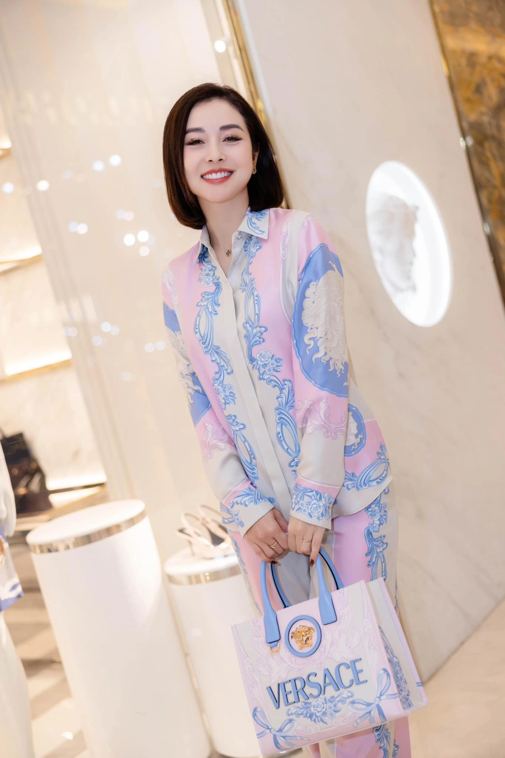 Jennifer Nga Phạm tên đầy đủ của nàng hậu tài sắc vẹn toàn